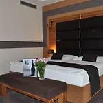 Hotel Art William 4*
