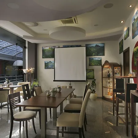 Art William Hotell 4*